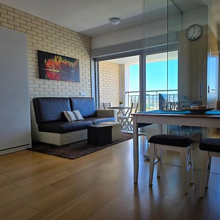 Studio Estadio Do Dragao Apartment Porto Luaran gambar