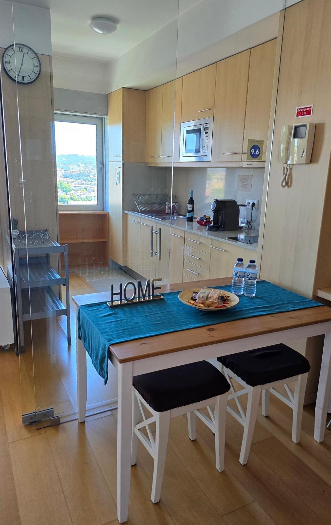 Studio Estadio Do Dragao Apartment Porto Luaran gambar