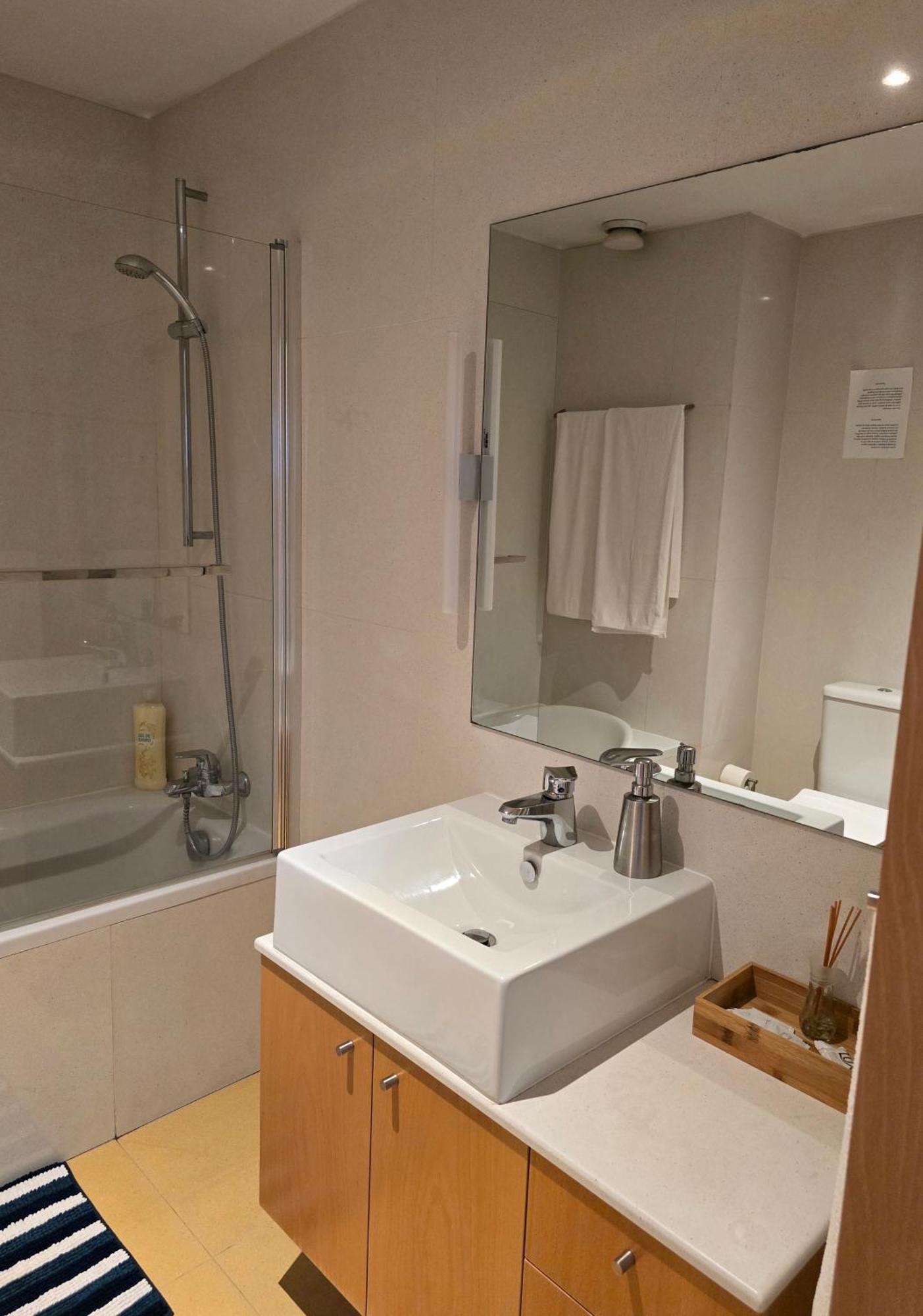 Studio Estadio Do Dragao Apartment Porto Luaran gambar